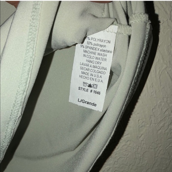 Fortuna Tube Top w/ Kangaroo Pocket - Picture 4 of 4